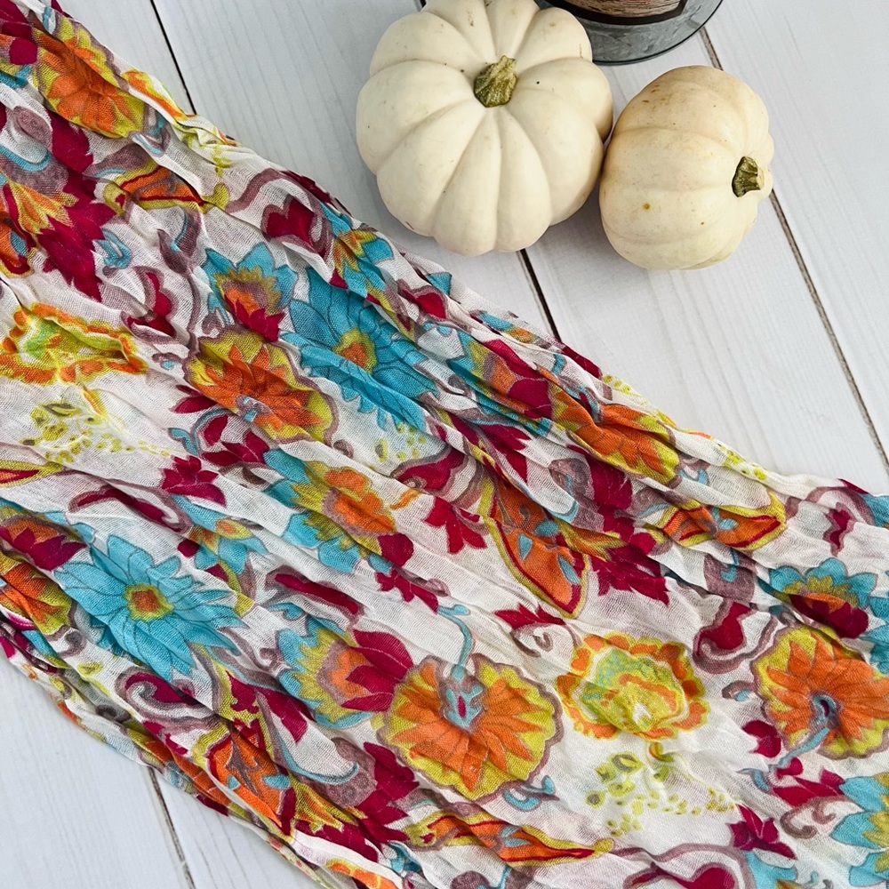 Pattern Scarf - Picture 3 of 4